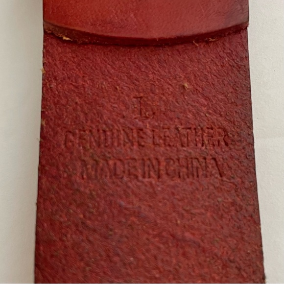 Unbranded vintage cutwork red leather distressed belt, women’s. - Picture 6 of 6